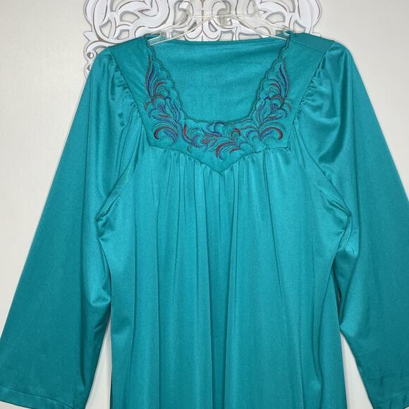 SHADOWLINE size L Nightgown Long Sleeves Machine Embroidered Neckline GREEN USA - Picture 2 of 16